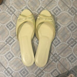 Doen Yellow Flats